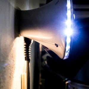 Laddbox halo charge-amps. För laddning av elbilen. Laddstationer och laddkablar hos ev solution