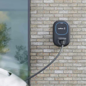 Wallbox Pulsar Max Socket laddbox är en elbilsladdare för att ladda elbilen hemma